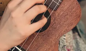 Ukulele sopranowe czy koncertowe: które wybrać dla lepszego brzmienia?