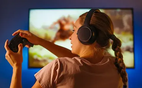 Jakie słuchawki do PS5 wybrać, aby nie przepłacać i grać lepiej?