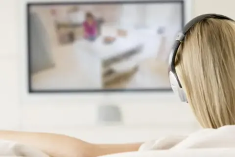 Jak podłączyć słuchawki bezprzewodowe do telewizora Philips bez problemów
