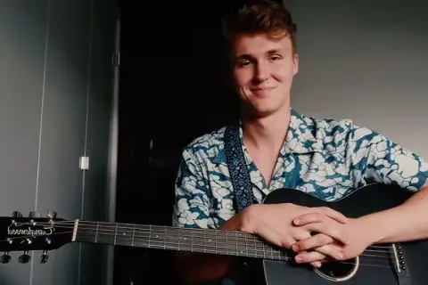Zegarmistrz światła chwyty na gitarę – naucz się grać łatwo i szybko
