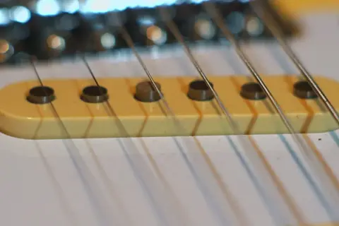 Jak ustawić przetworniki w gitarze elektrycznej, aby poprawić brzmienie
